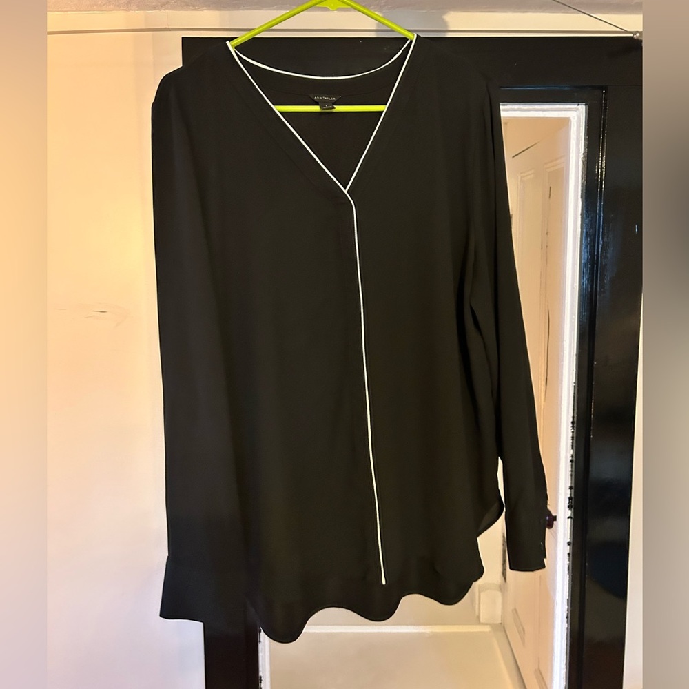 Ann Taylor Women's Black V-Neck Blouse